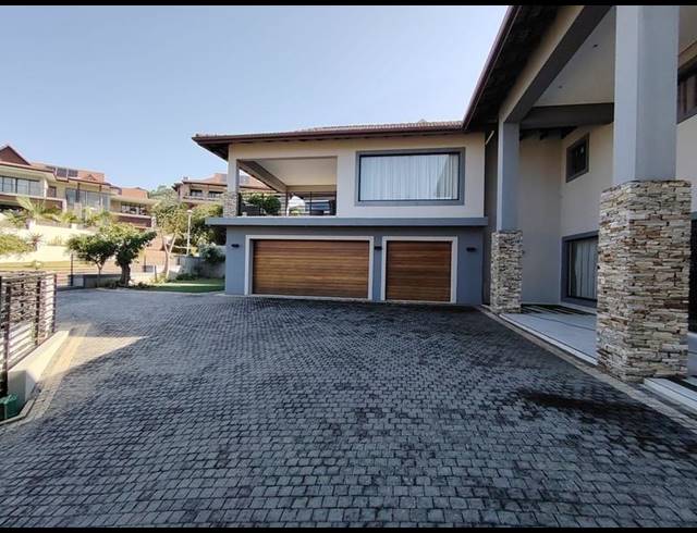5 BEDROOM HOUSE FOR SALE IN IZINGA PARK